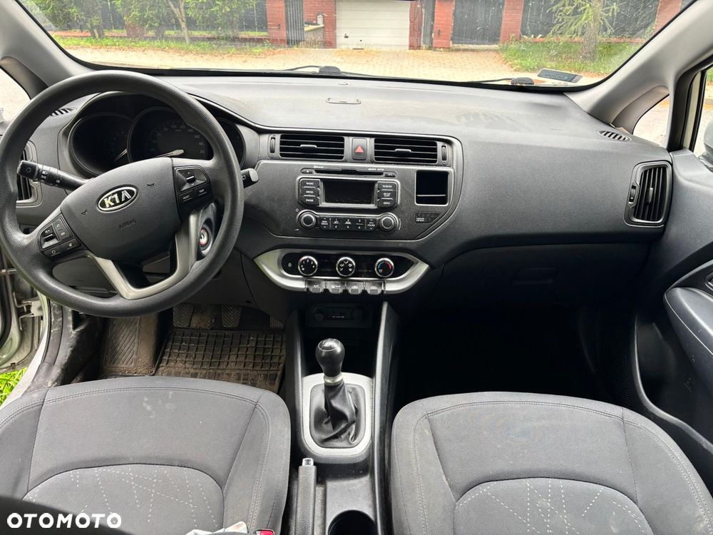 Kia Rio - 10