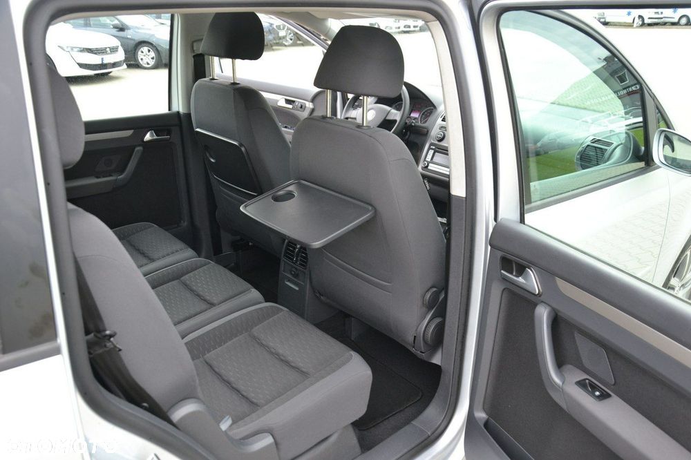 Volkswagen Touran - 21
