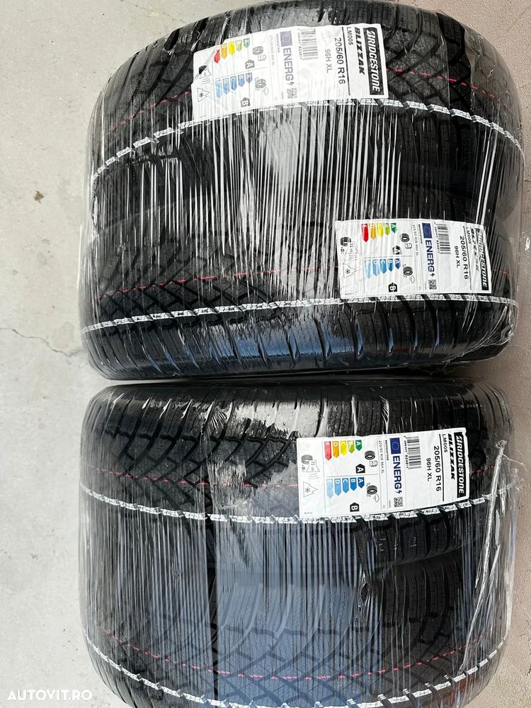 Volkswagen Touran 2.0 TDI Comfortline - 32