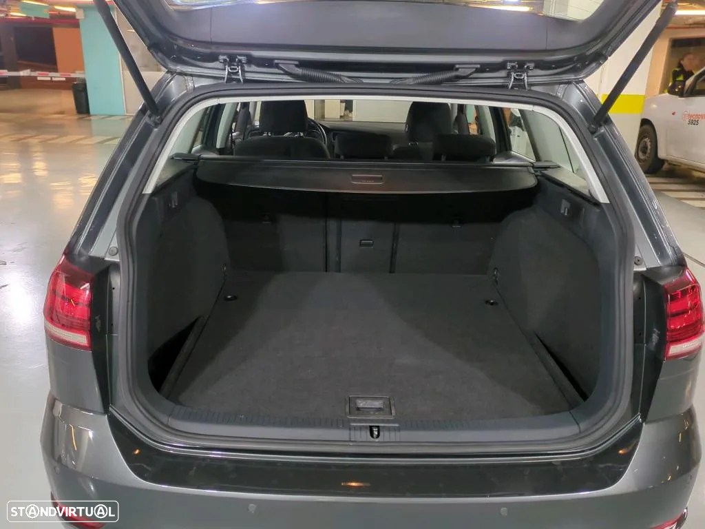 VW Golf Variant 1.6 TDi Confortline - 9