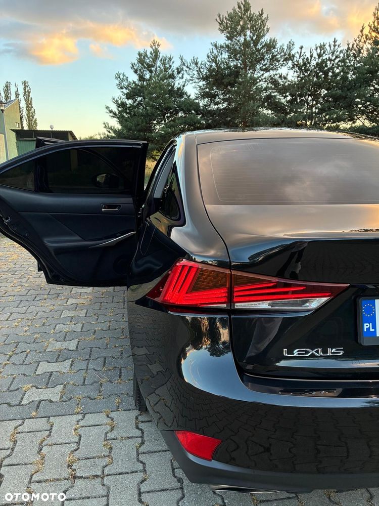 Lexus IS 200t Elegance - 4