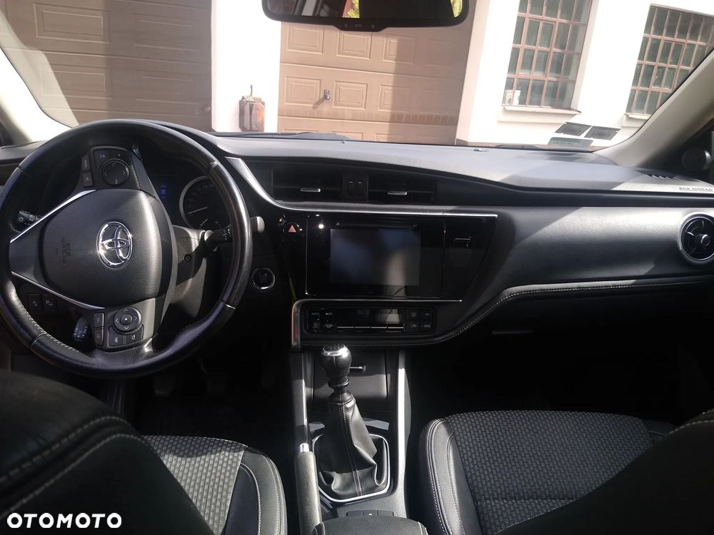 Toyota Corolla 1.6 Prestige EU6 - 11