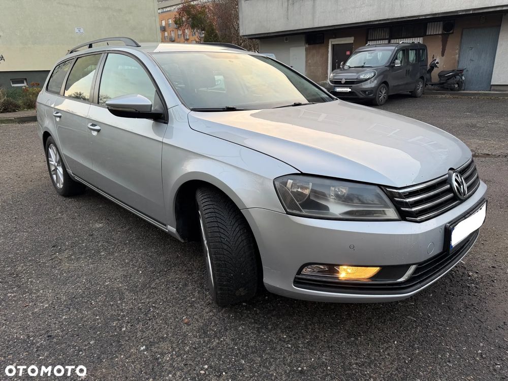 Volkswagen Passat 2.0 TDI DSG BlueMotion Technology Comfortline - 4