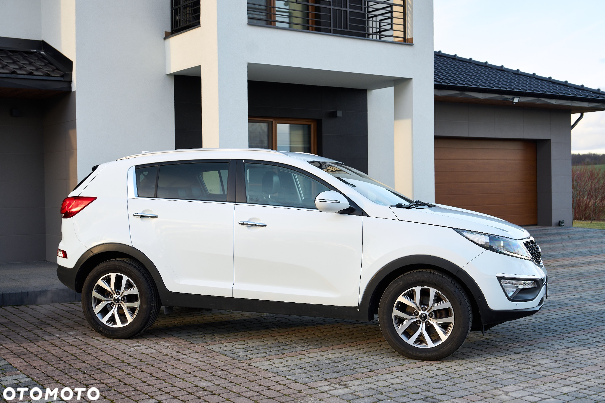 Kia Sportage 1.6 GDI 2WD Dream-Team Edition - 4