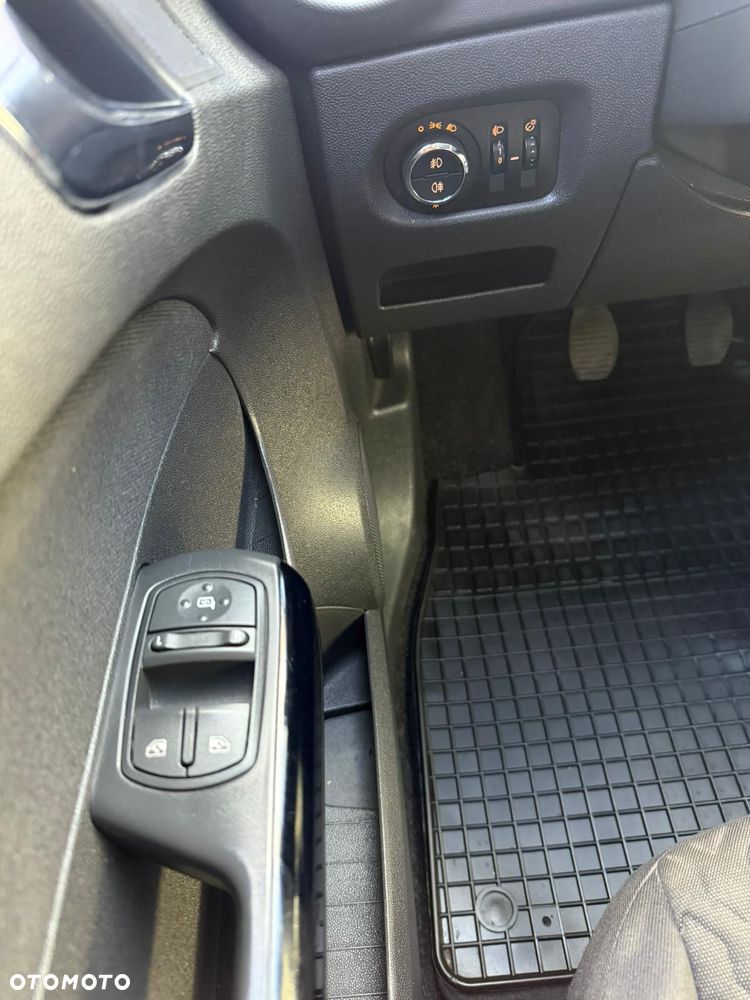 Opel Corsa 1.2 16V Edition / Active - 21