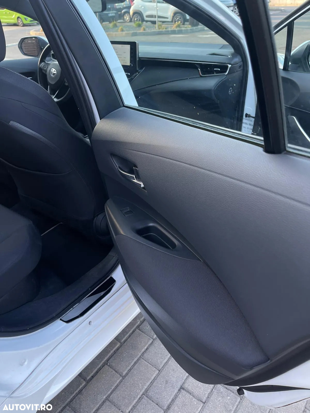 Toyota Corolla 1.8 HSD Dynamic - 20