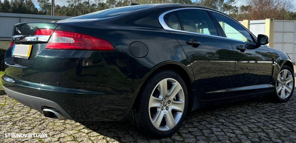 Jaguar XF 2.7 D V6 Premium Luxury - 4