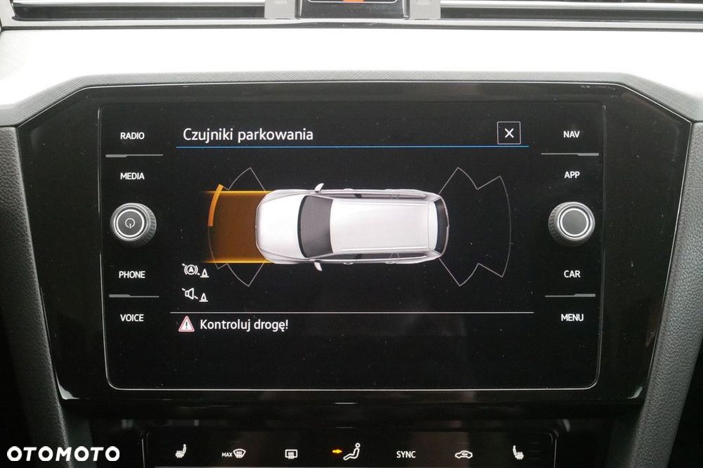 Volkswagen Passat Variant 2.0 TSI Business DSG - 19