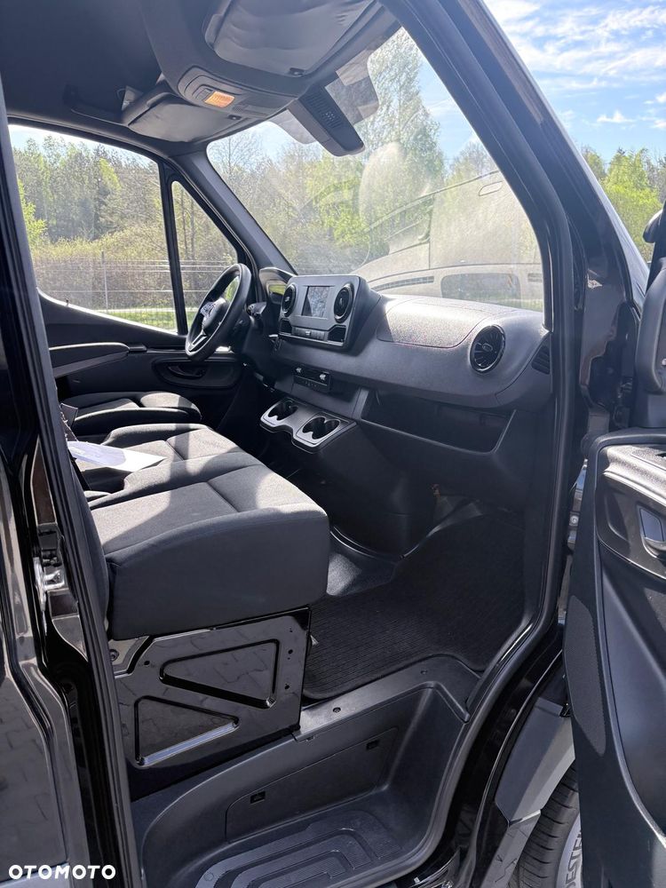 Mercedes-Benz Sprinter - 10