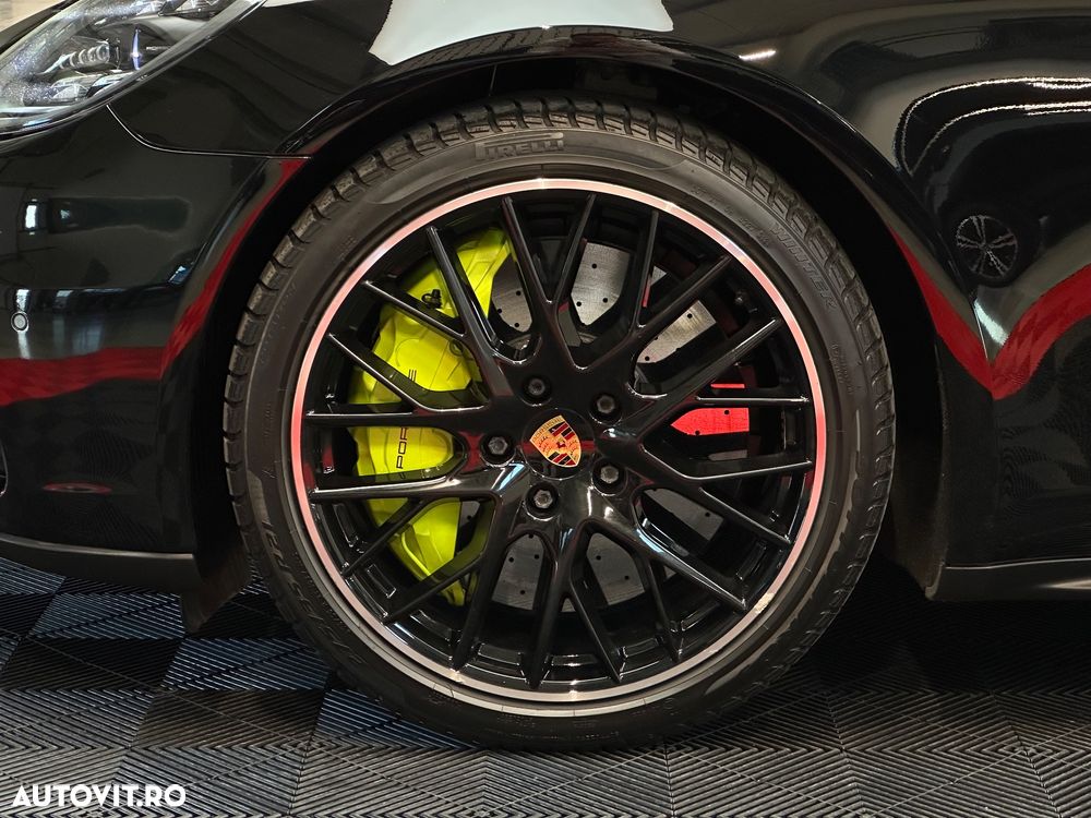 Porsche Panamera - 41