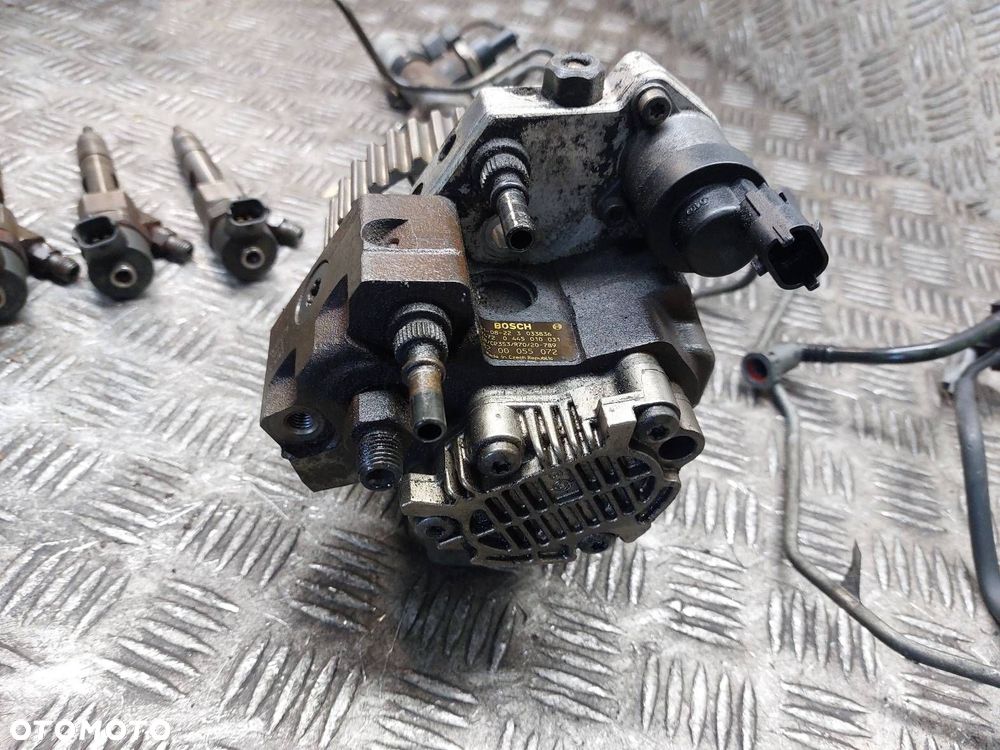 POMPA WTRYSKOWA + WTRYSKIWACZE LAGUNA II 1.9 DCI 8200055072 8200100272 - 3