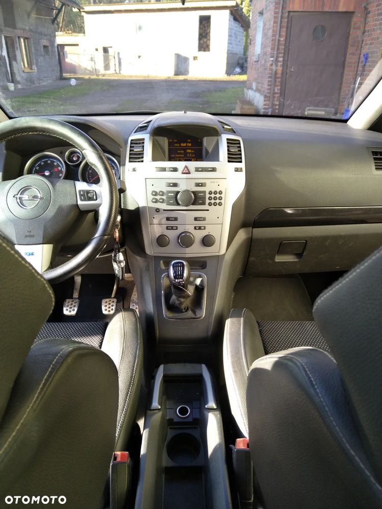 Opel Zafira OPC - 4