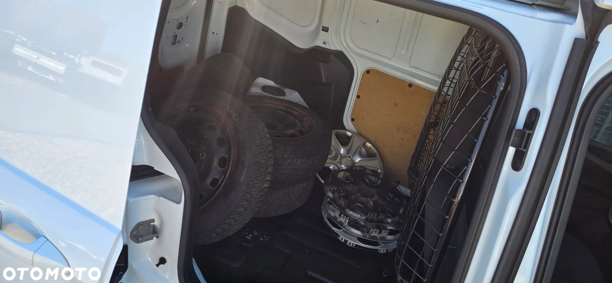 Ford Transit Courier S&S Basis - 15