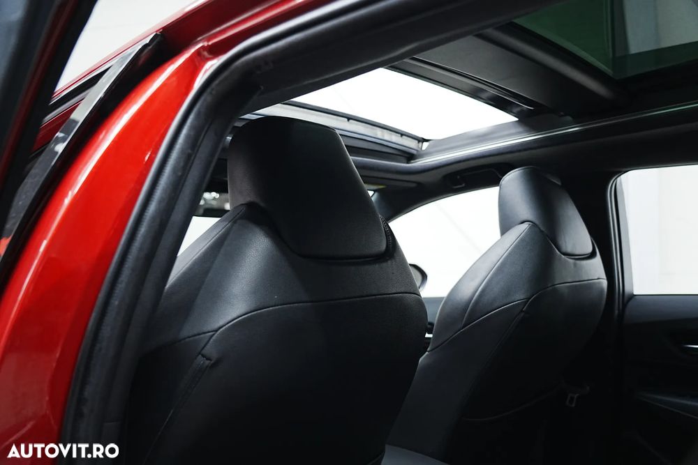 Toyota Corolla 2.0 HSD Exclusive Plus GR Sport Bi-Tone - 24