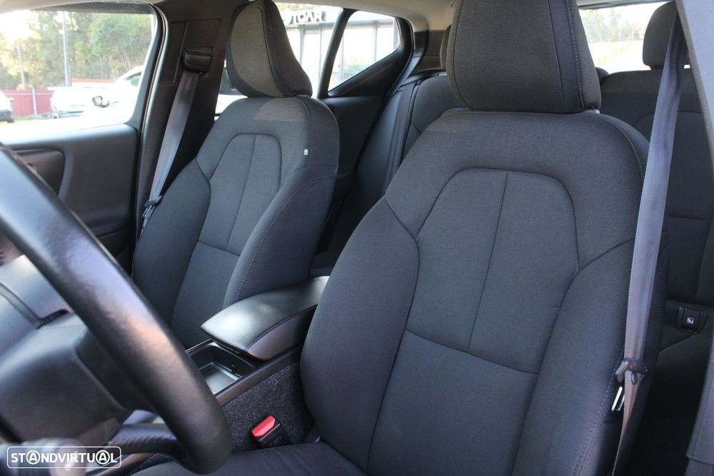 Volvo XC 40 1.5 T3 Momentum Tech Edition - 8