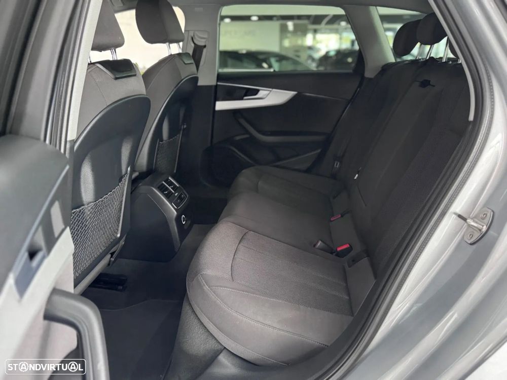 Audi A4 Avant 2.0 TDI Business Line - 6