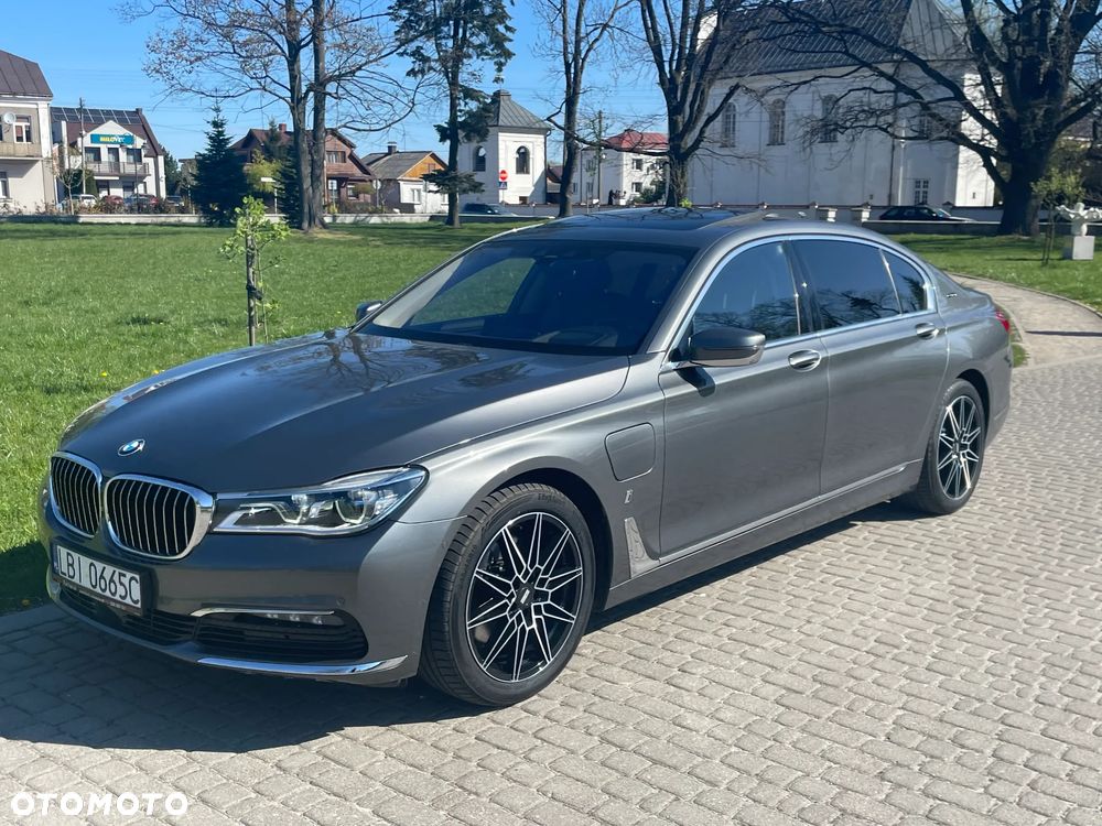 BMW Seria 7 740Le iPerformance - 16