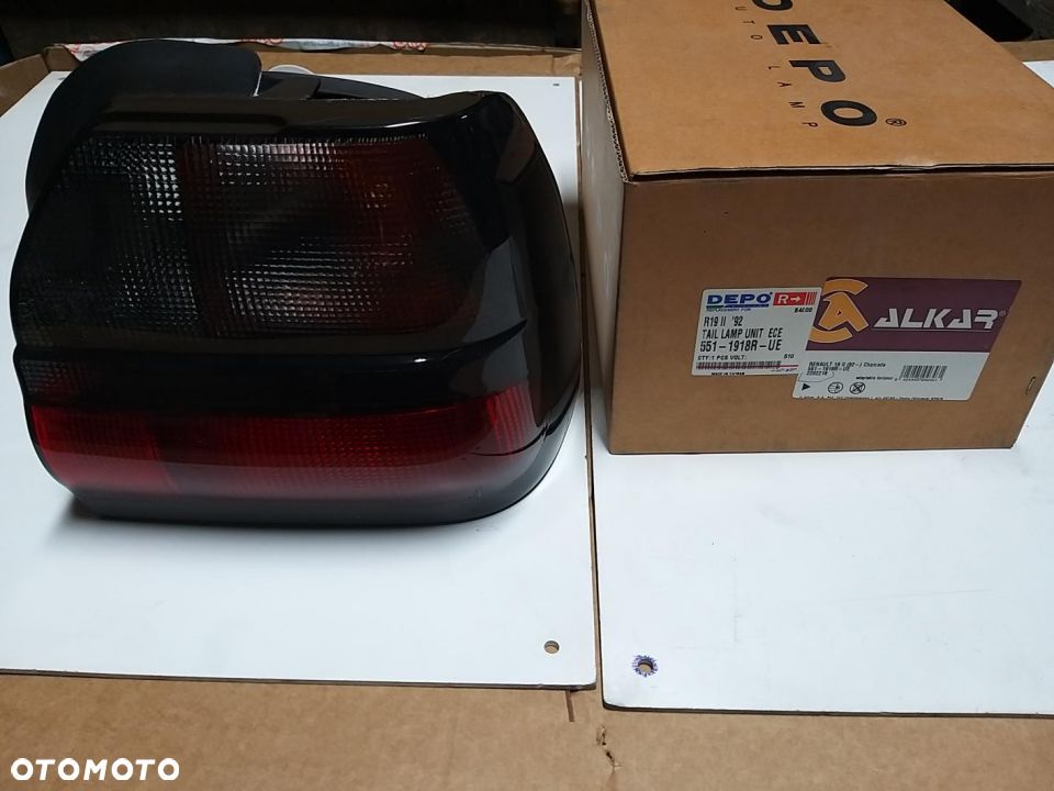 Lampa tylna prawa  Renault 19 SEDAN Chamade  929-95 2202218 7701036018 - 1