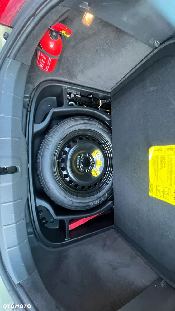 Volvo C30 2.0D Momentum - 29