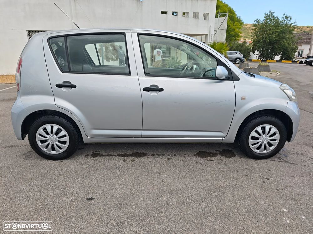 Daihatsu Sirion 1.0 AC - 3