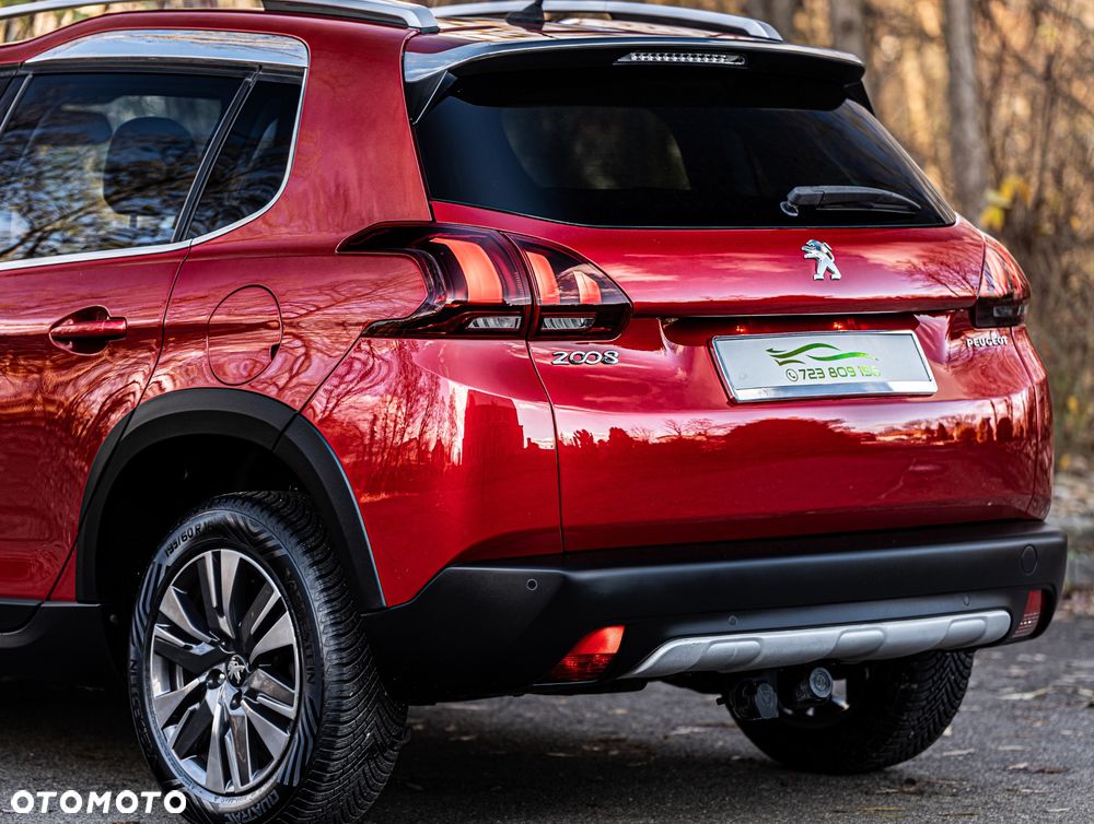 Peugeot 2008 1.6 BlueHDi Allure S&S - 17