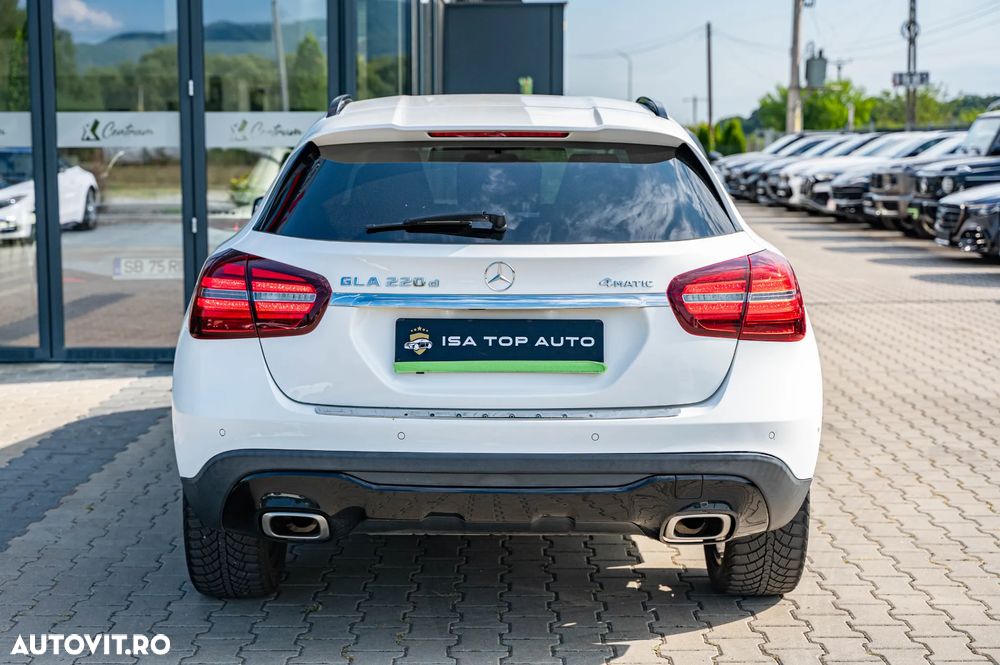 Mercedes-Benz GLA 220 d 4MATIC 7G-DCT - 3