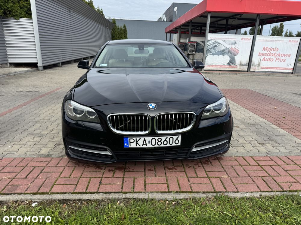 BMW Seria 5 520i Luxury Line - 4