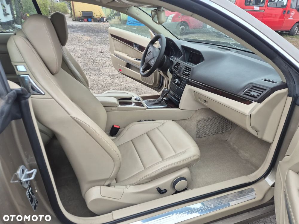 Mercedes-Benz Klasa E 250 CGI BlueEFFICIENCY Automatik Avantgarde - 16