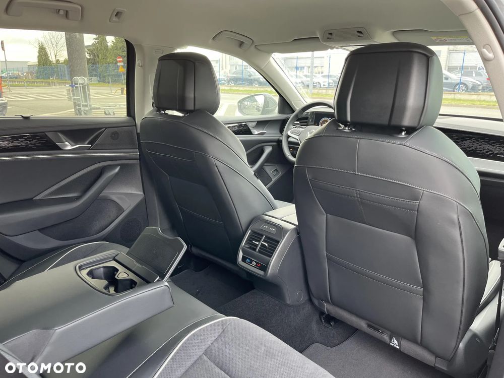 Volkswagen Passat - 24