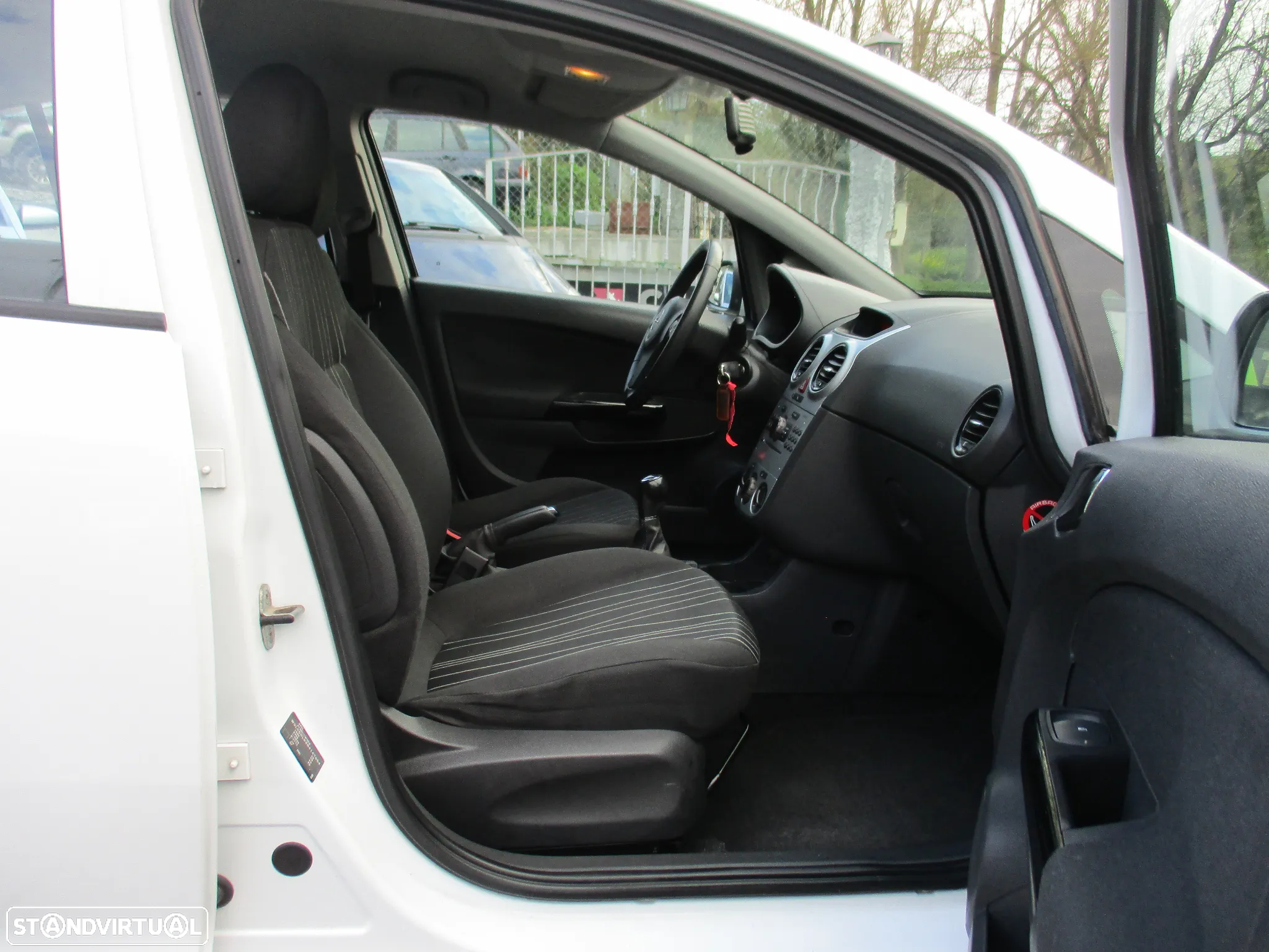 Opel Corsa 1.2 City S/S - 21