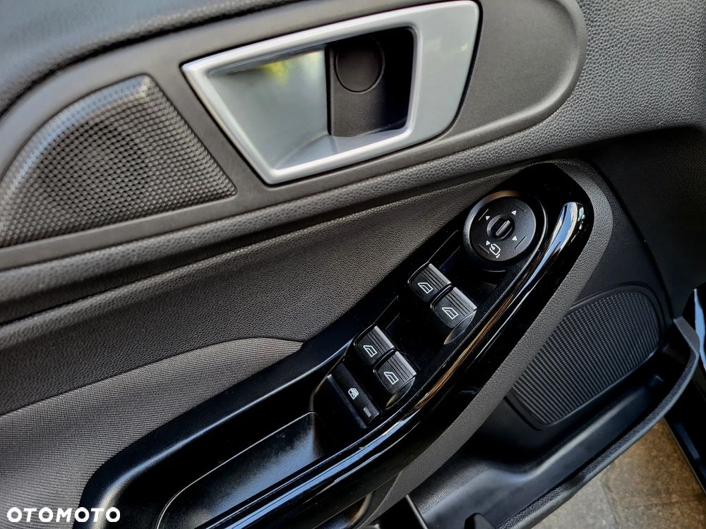 Ford Fiesta 1.0 EcoBoost STart-Stop Titanium - 27