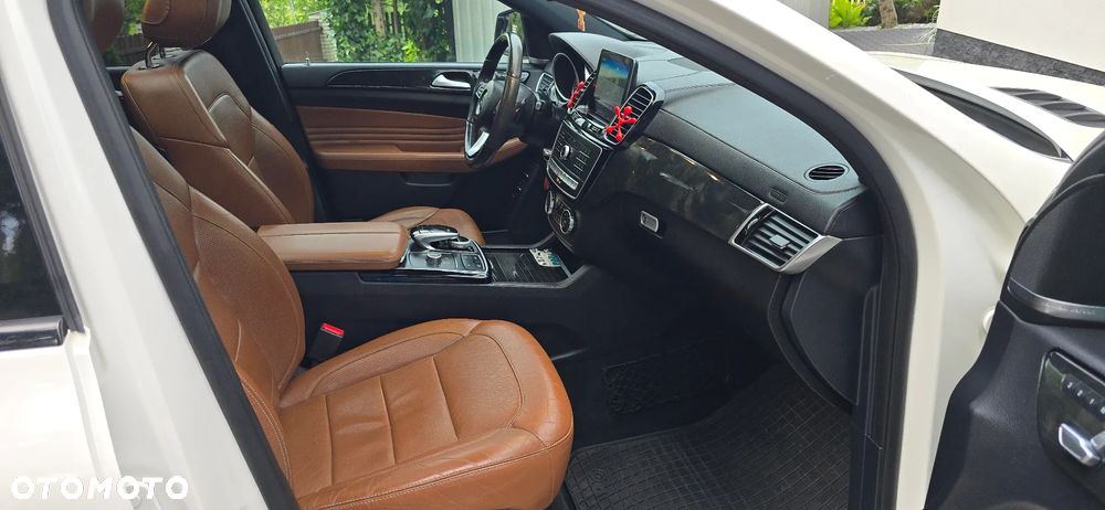 Mercedes-Benz GLE - 29