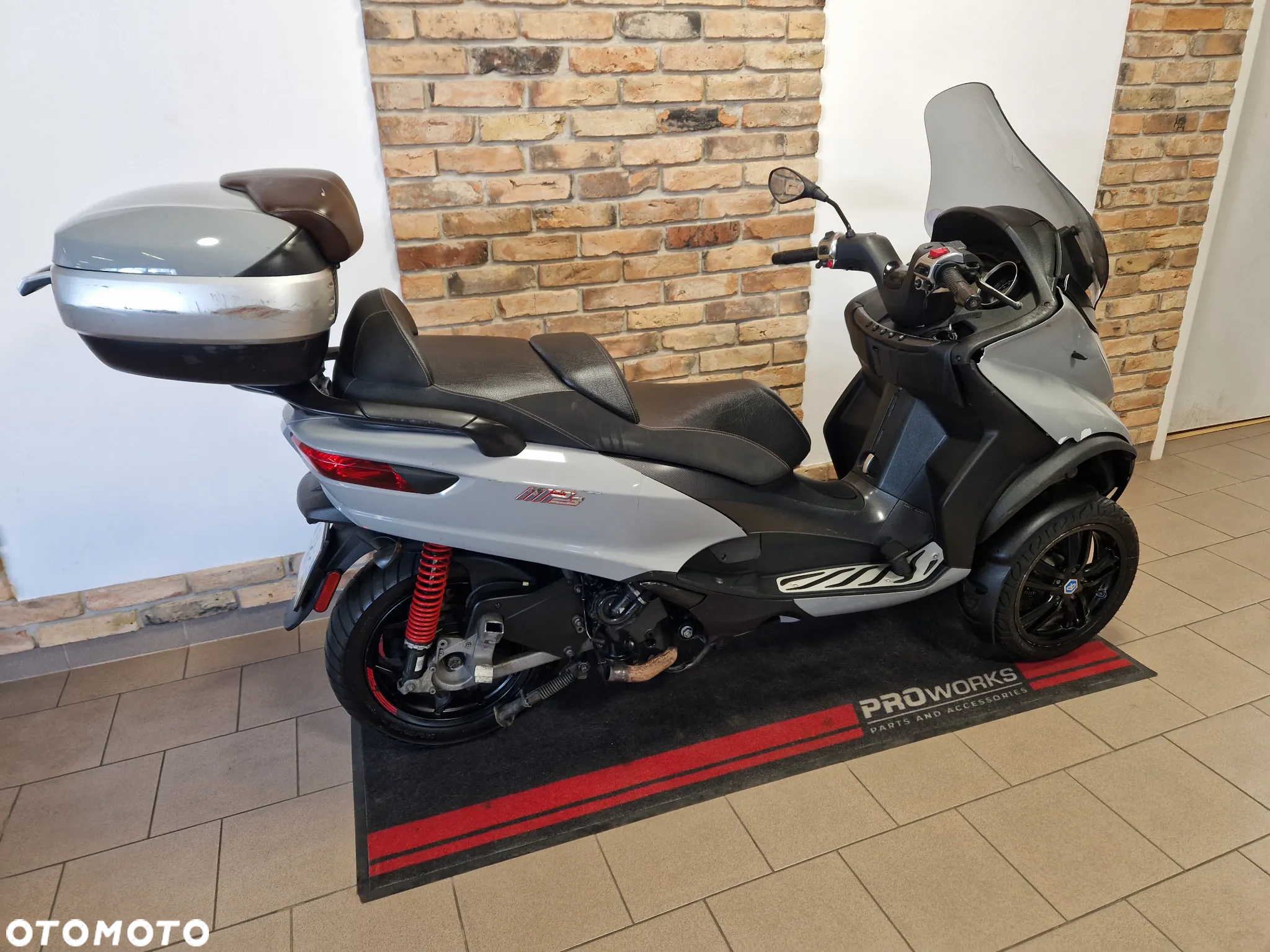 Piaggio MP-3 - 20