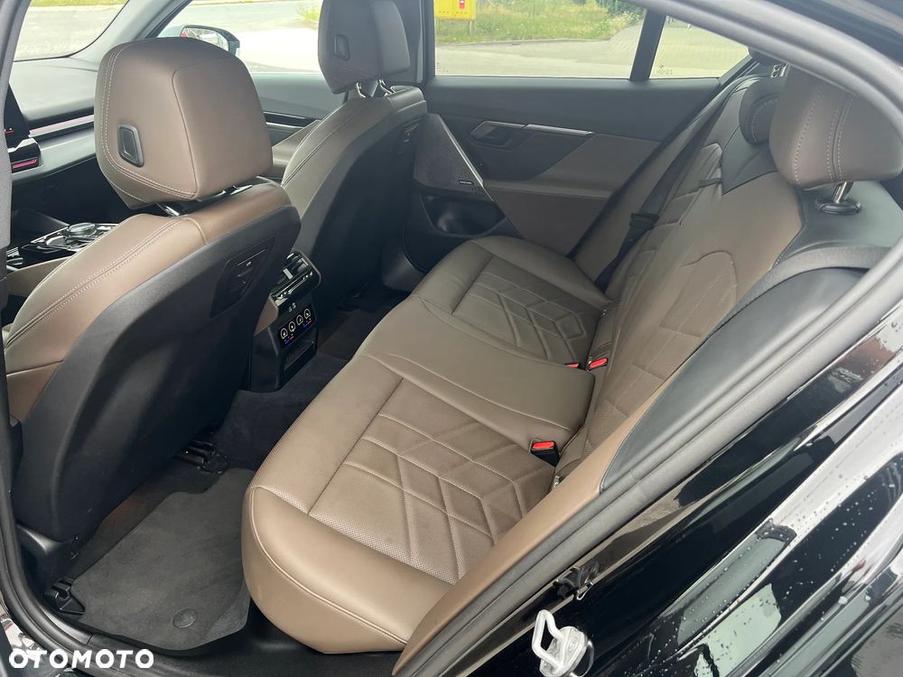 BMW Seria 5 530e PHEV - 14
