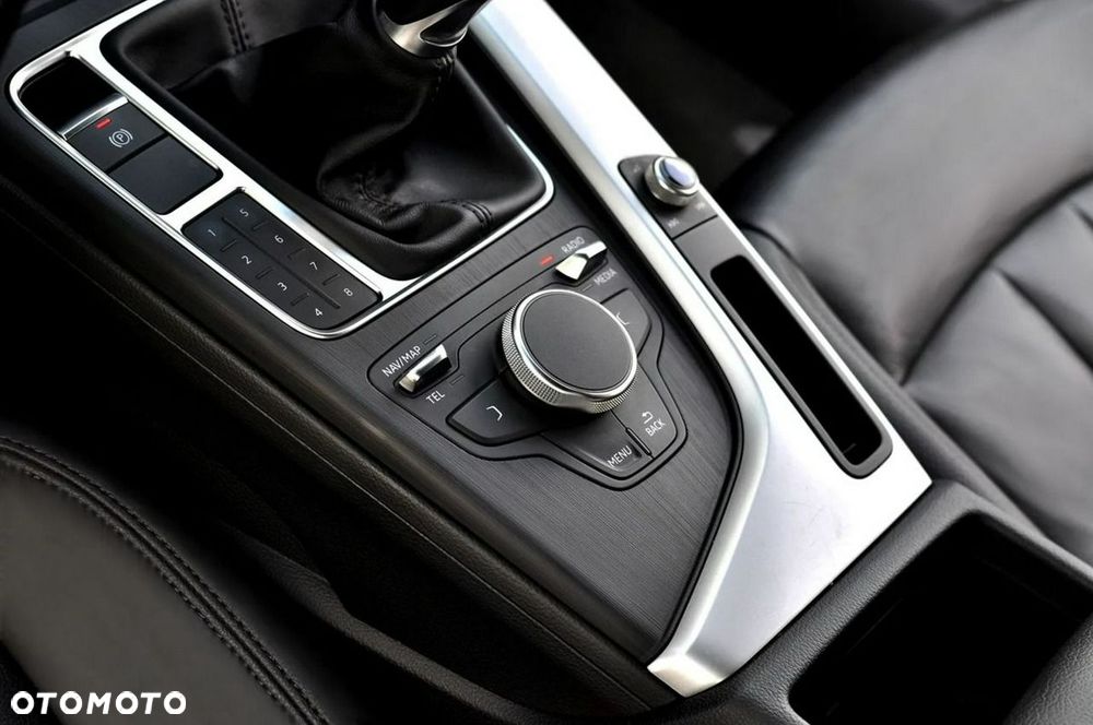 Audi A4 Avant 2.0 TDI Design - 32