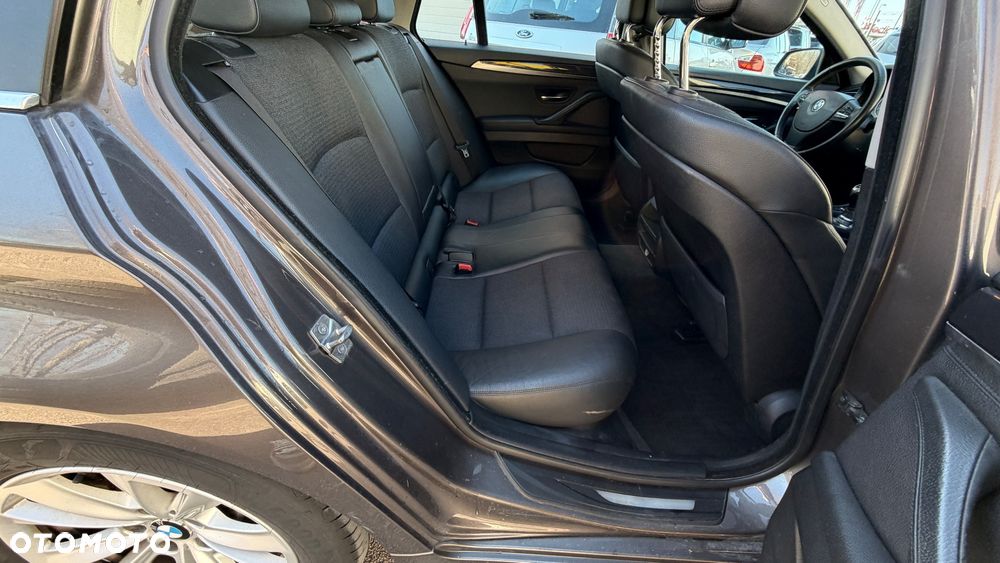 BMW Seria 5 520d Luxury Line - 9