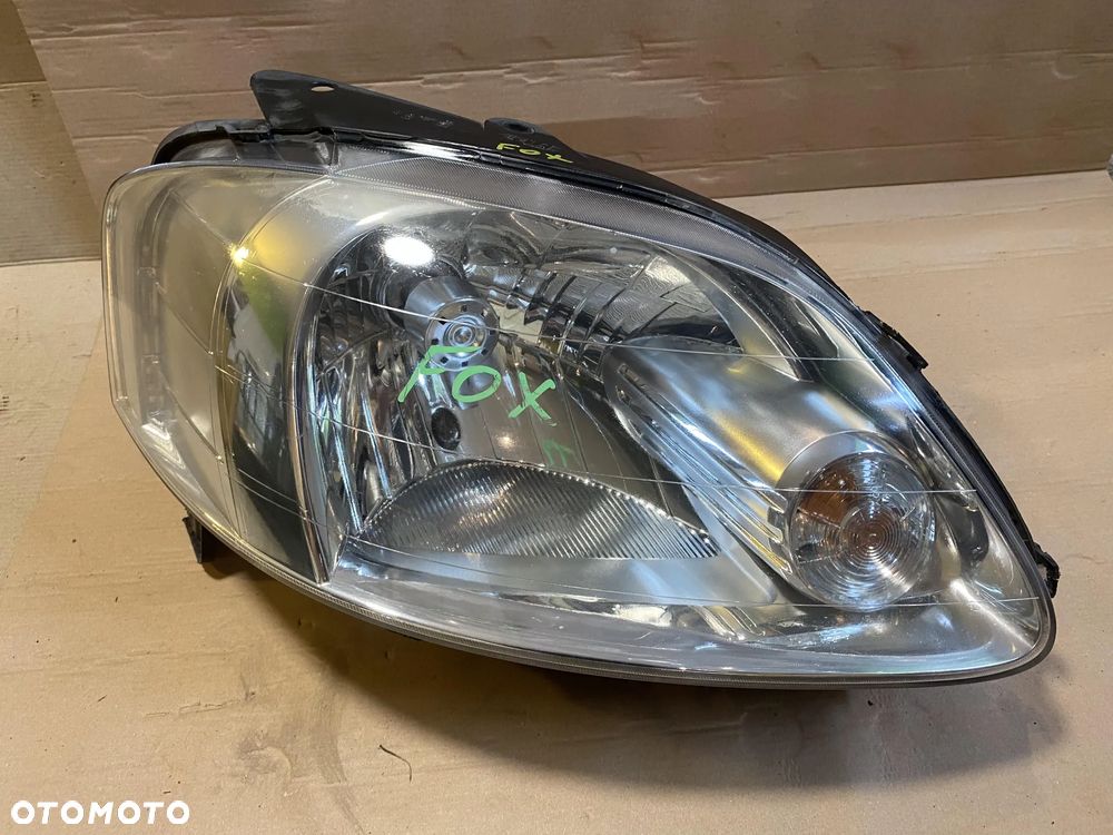 Lampa Volkswagen Fox prawa OE