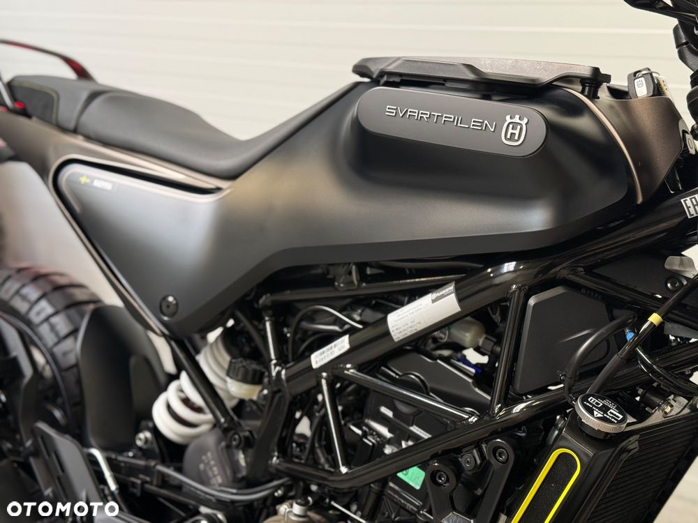 Husqvarna Svartpilen - 16