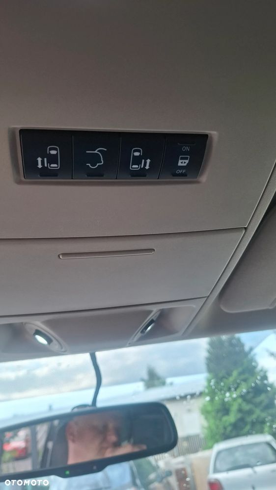 Chrysler Town & Country 3.6 Touring - 27