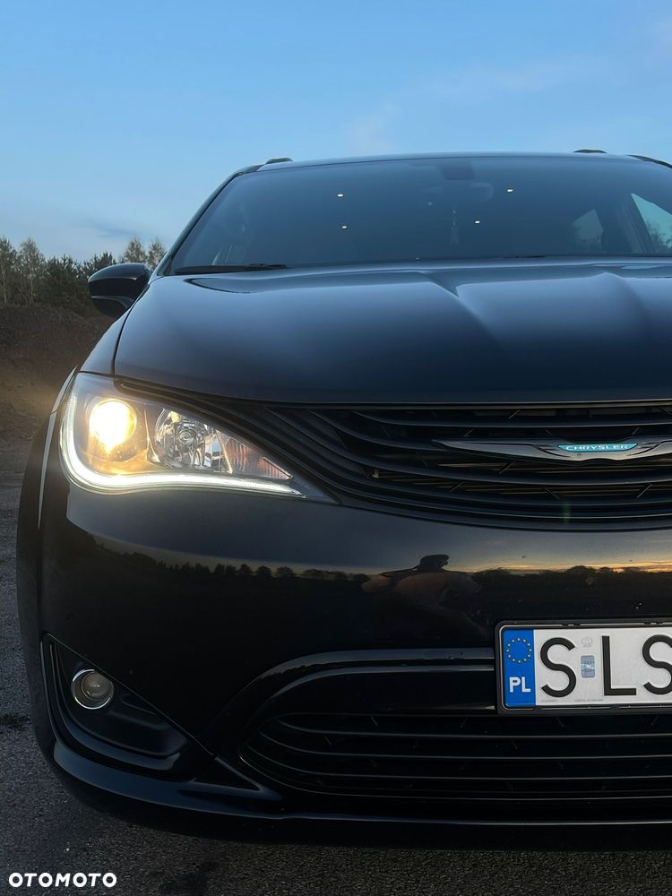 Chrysler Pacifica - 36