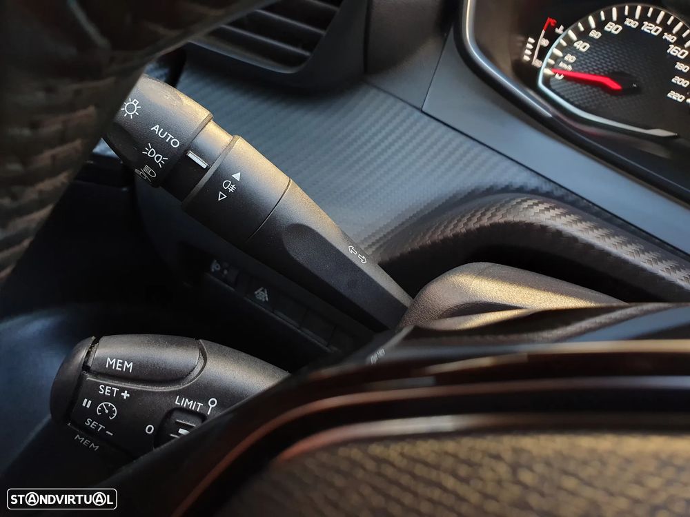 Peugeot 2008 1.2 PureTech Active Pack - 14