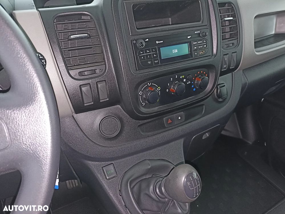 Renault Trafic VAN - 11
