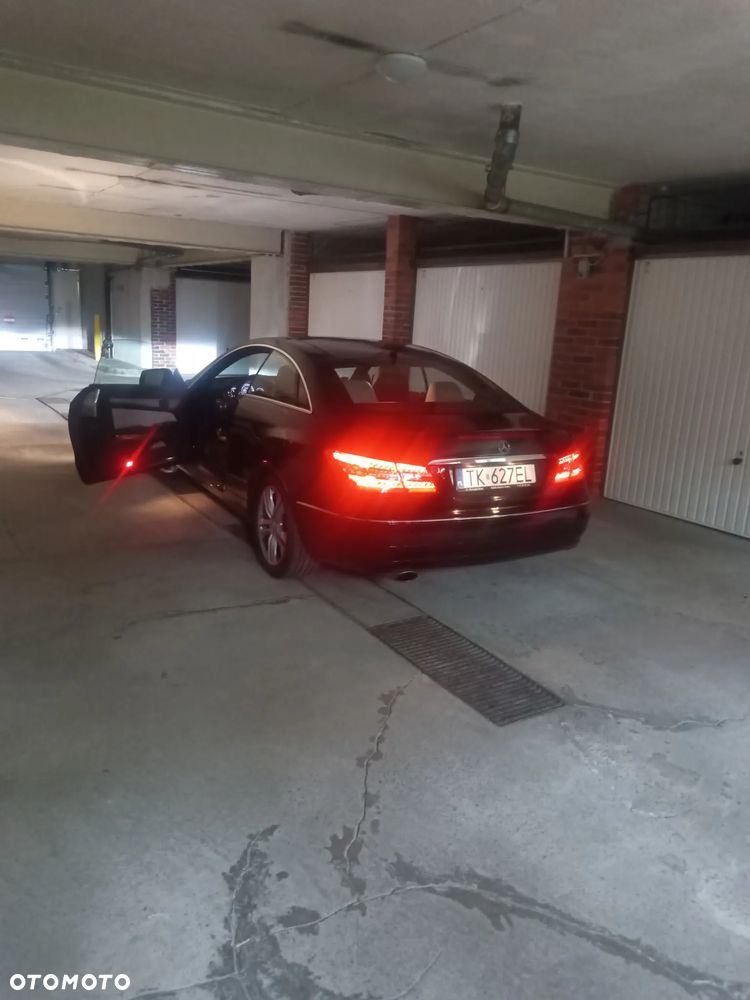 Mercedes-Benz Klasa E 200 CGI BlueEFFICIENCY Elegance - 8