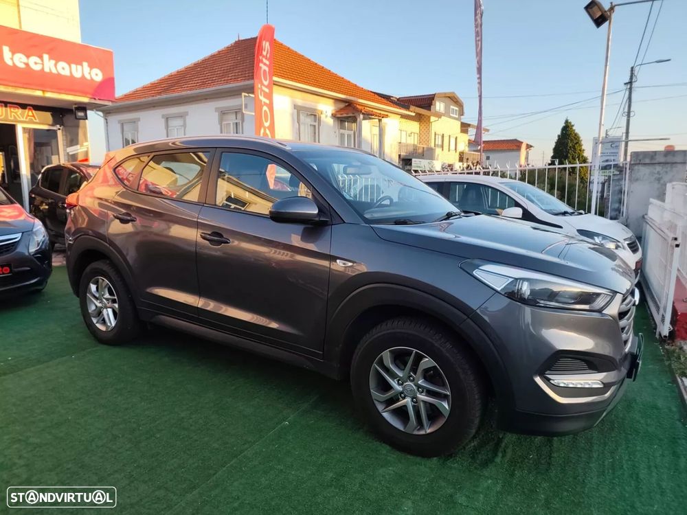 Hyundai Tucson blue 1.7 CRDi 2WD Advantage - 11