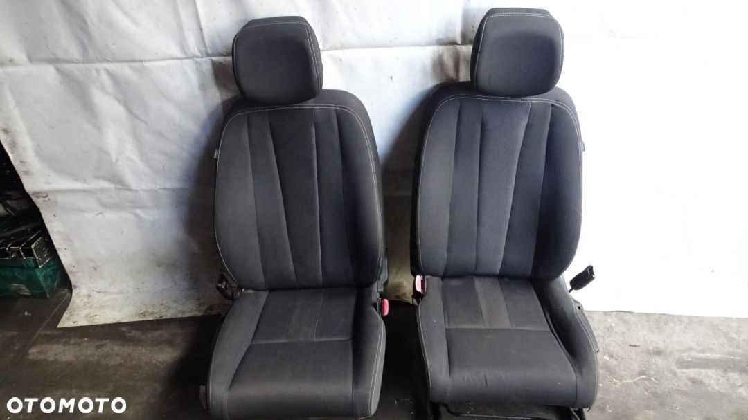 FOTELE PRZEDNIE RENAULT LAGUNA III 2.0DCI - 1