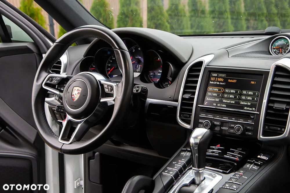 Porsche Cayenne - 6