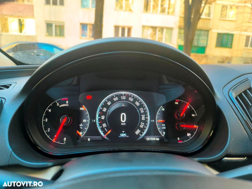 Opel Insignia - 8