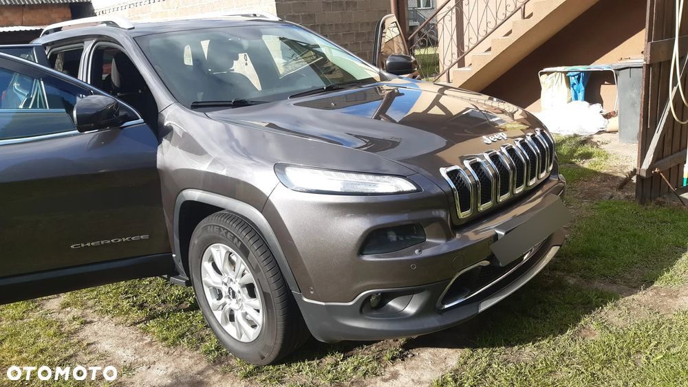 Jeep Cherokee - 4