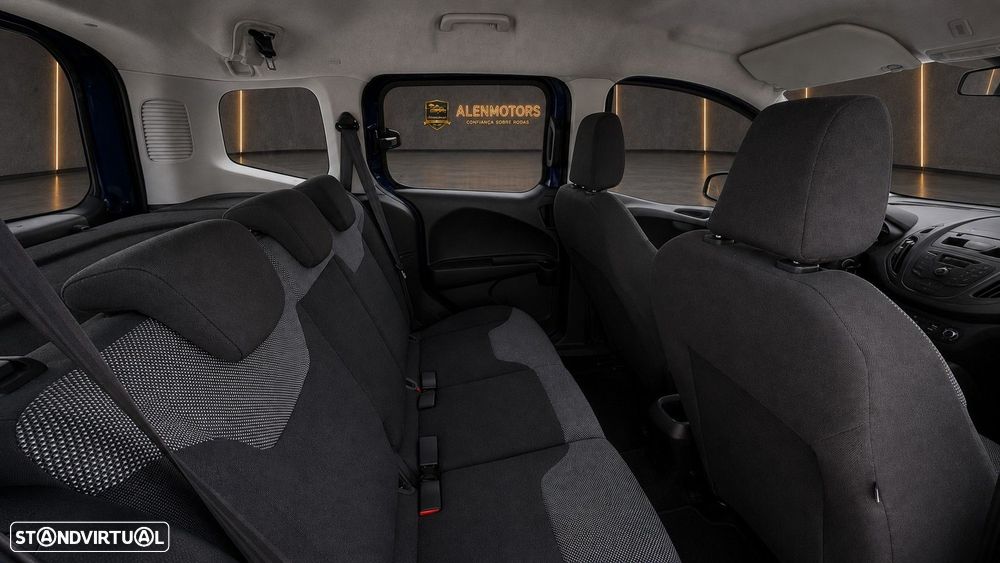 Ford Tourneo Courier 1.5 TDCi Titanium - 21