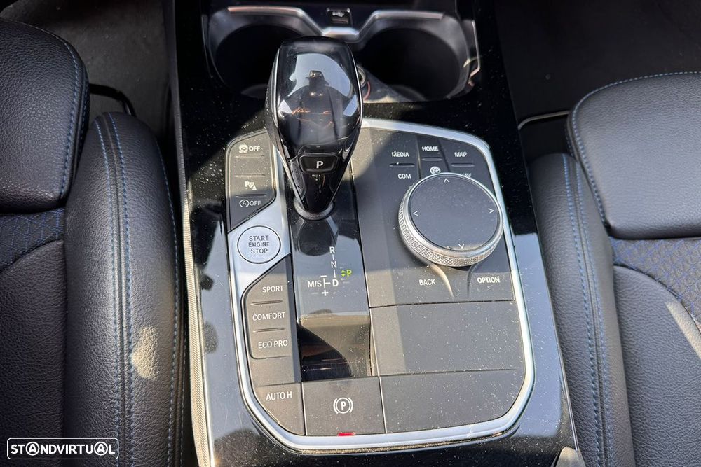 BMW 116 d Pack Desportivo M Auto — fotografia 8